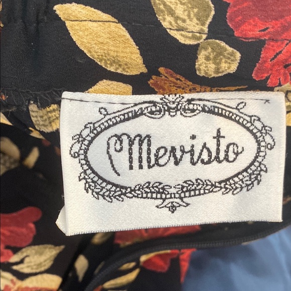 Mevisto Floral Black Skirt - Picture 7 of 8